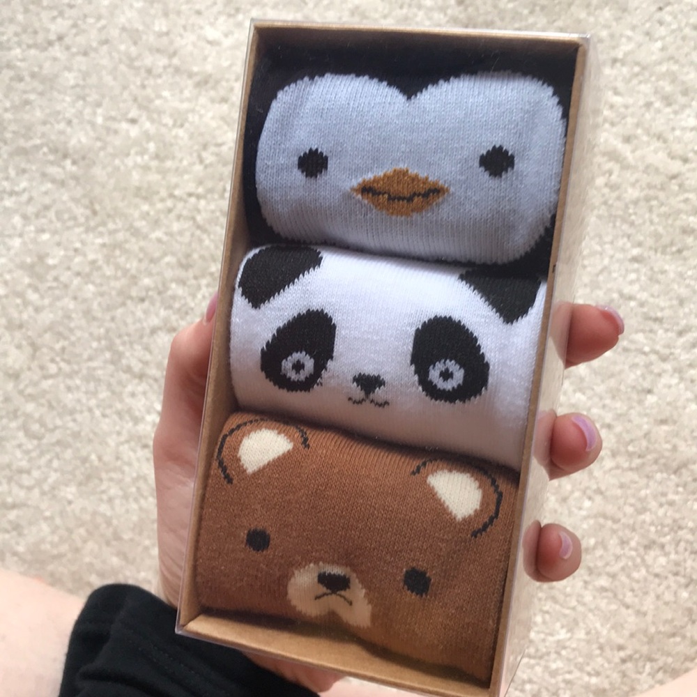 3 pair of crew style socks